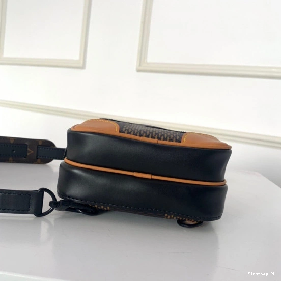 First bag SLING LOUIS BAG AMAZONE NIGO VUITTON 0809
